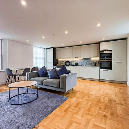 Modern 2-Bedroom, 2-Bathroom Apartment In West Kensington London Luaran gambar