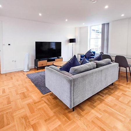 Modern 2-Bedroom, 2-Bathroom Apartment In West Kensington London Luaran gambar