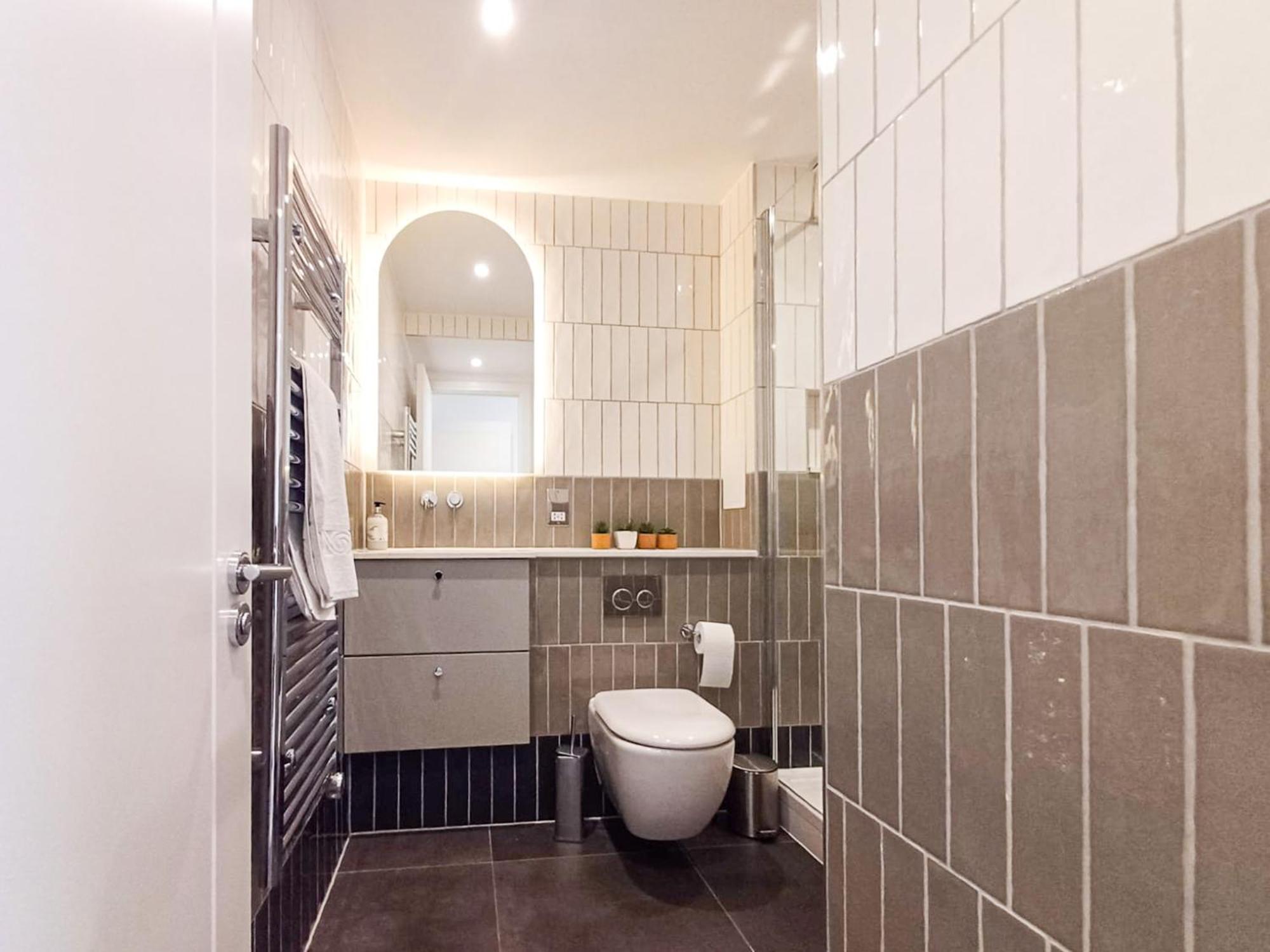 Modern 2-Bedroom, 2-Bathroom Apartment In West Kensington London Luaran gambar